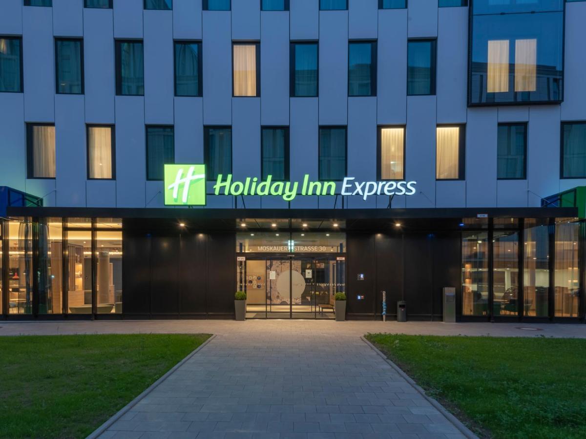 Holiday Inn Express Duesseldorf - Hauptbahnhof By Ihg Extérieur photo