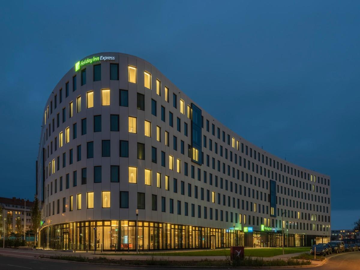 Holiday Inn Express Duesseldorf - Hauptbahnhof By Ihg Extérieur photo